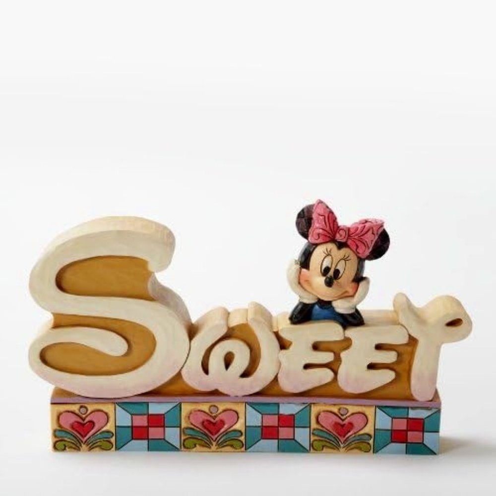 Minnie Mouse Sweet Figurine, 4.125-Inch